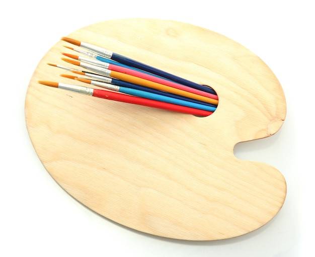 Czym malować palety na biało aby uzyskać trwały efekt?