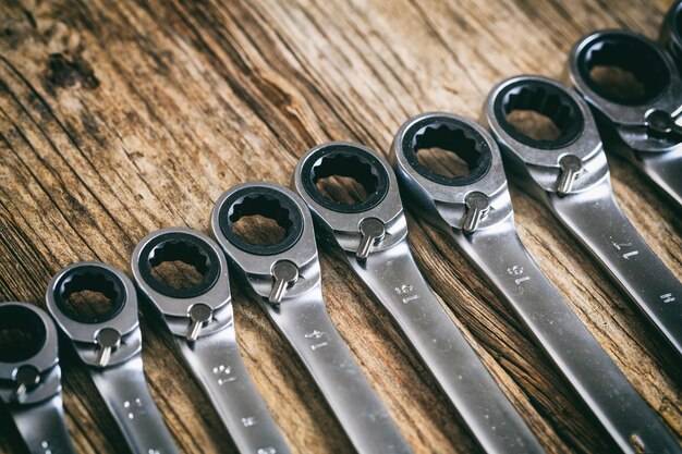 Jaki zestaw kluczy do warsztatu wybrać?