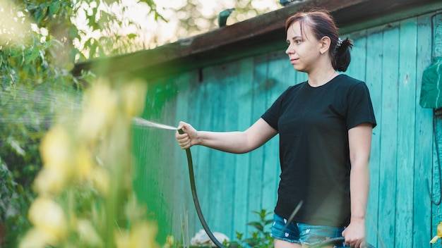 Jaki zraszacz ogrodowy wybrać do swojego trawnika?