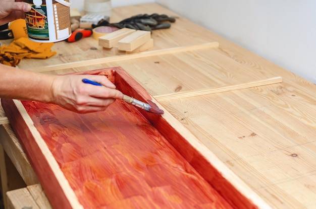 Czym pomalować plastikowy stolik aby wyglądał jak nowy?