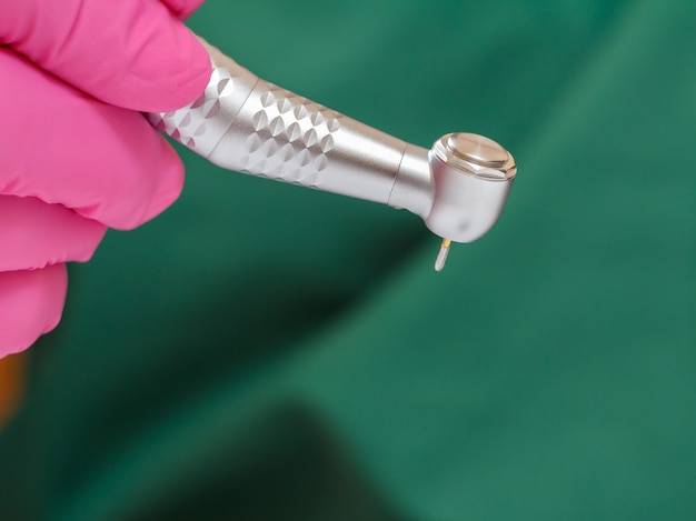 Skaler ręczny jak używać w codziennej higienie jamy ustnej